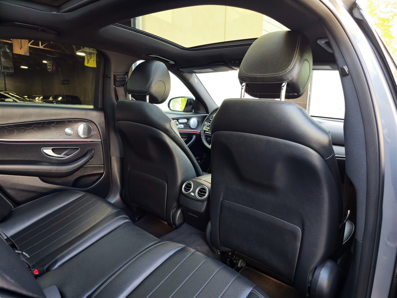 2019 Mercedes-Benz E 300   - Photo 34 - Mesa, AZ 85215