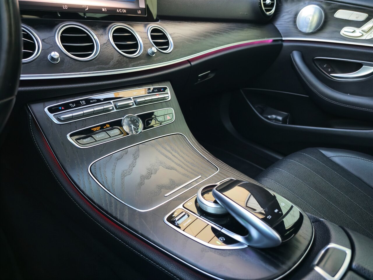 2019 Mercedes-Benz E 300   - Photo 22 - Mesa, AZ 85215