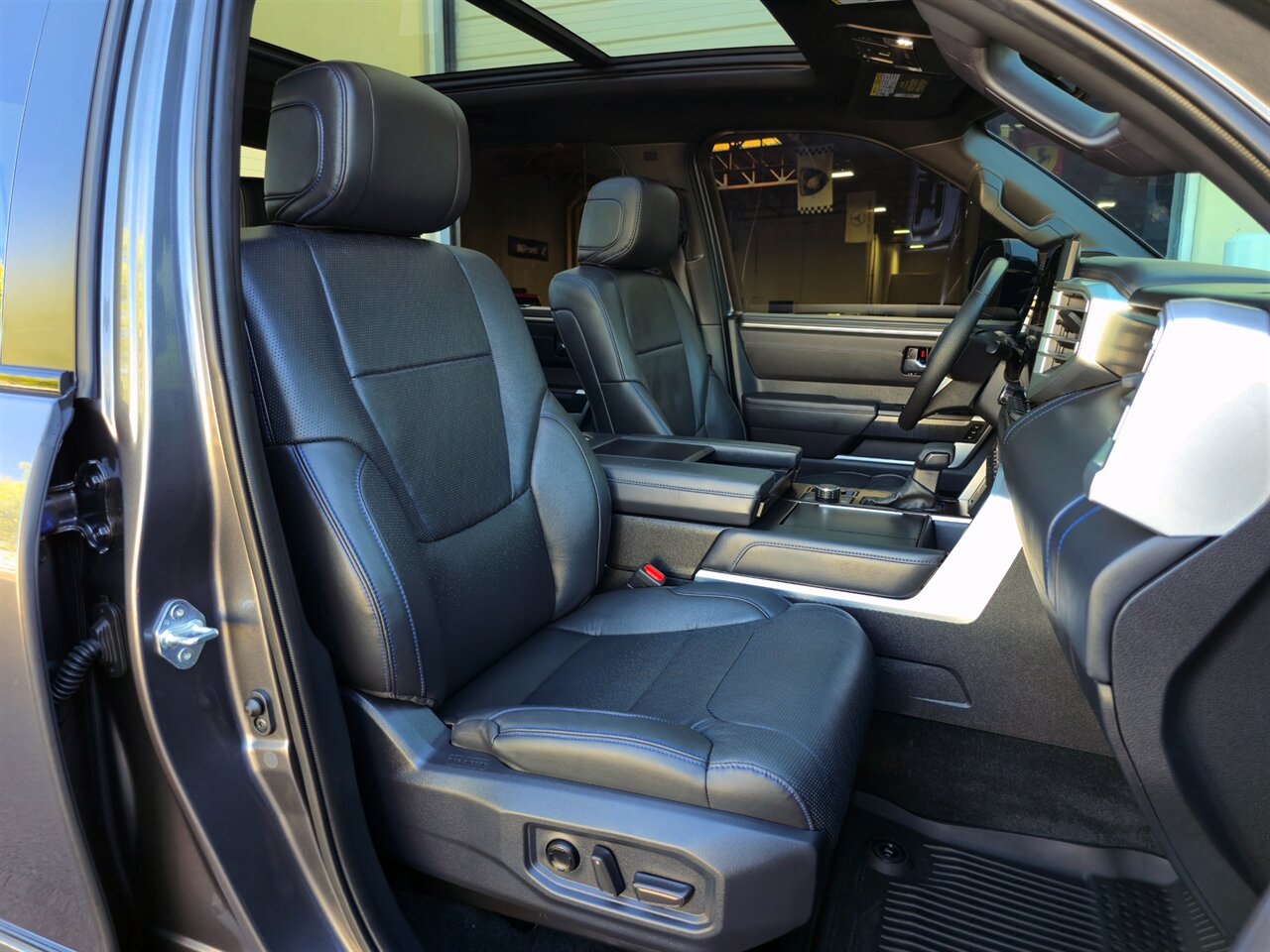 2025 Toyota Tundra Platinum CrewMax 6.5 4WD - Photo 33 - Mesa, AZ 85215