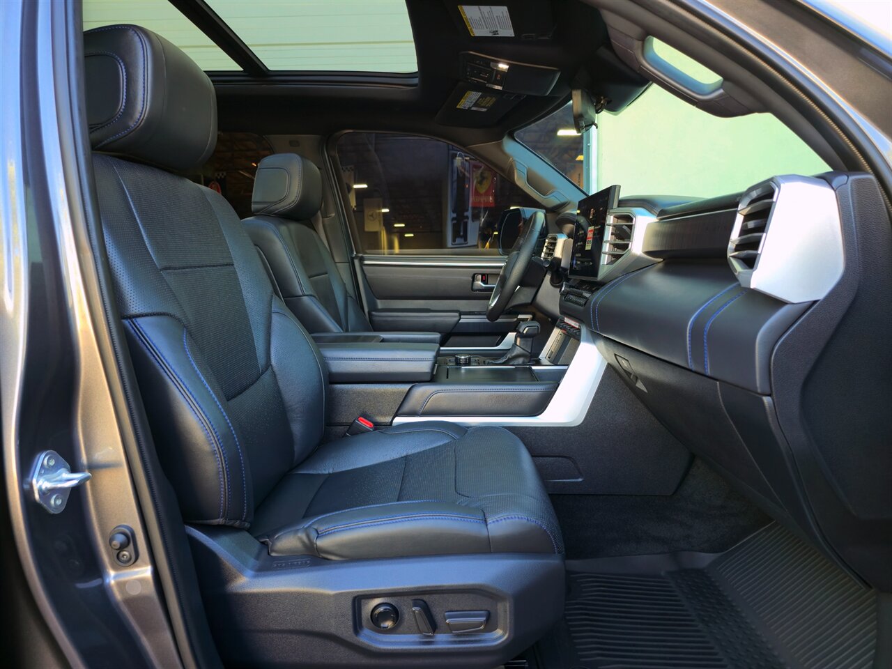 2025 Toyota Tundra Platinum CrewMax 6.5 4WD - Photo 32 - Mesa, AZ 85215