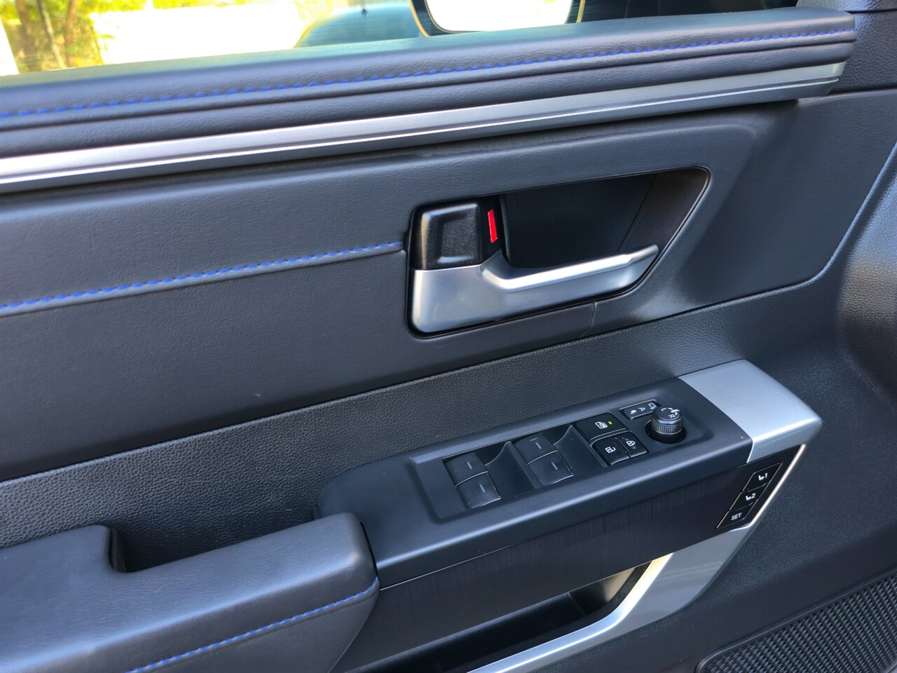 2025 Toyota Tundra Platinum CrewMax 6.5 4WD - Photo 13 - Mesa, AZ 85215