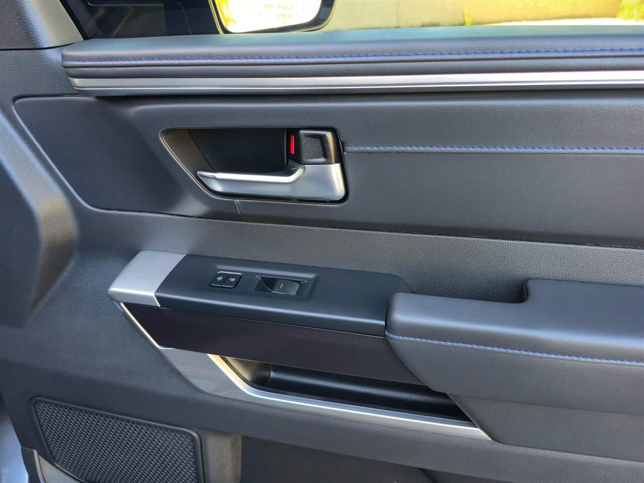 2025 Toyota Tundra Platinum CrewMax 6.5 4WD - Photo 31 - Mesa, AZ 85215