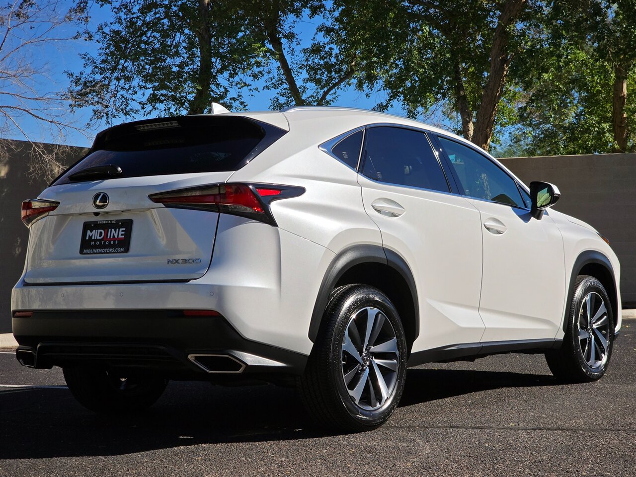 2020 Lexus NX 300 photo 4