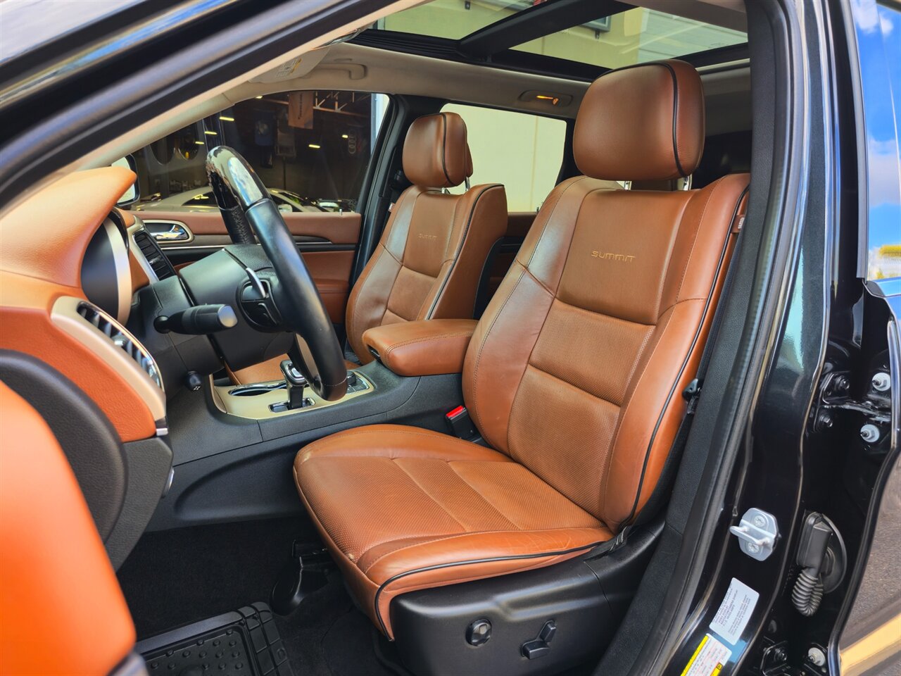 2015 Jeep Grand Cherokee Summit 4X4 5.7L V8 Hemi - Photo 15 - Mesa, AZ 85215