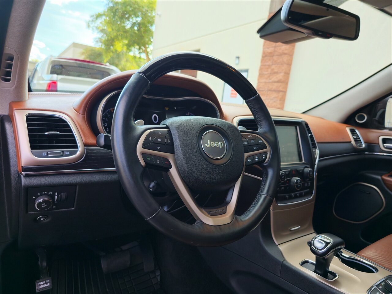 2015 Jeep Grand Cherokee Summit 4X4 5.7L V8 Hemi - Photo 17 - Mesa, AZ 85215