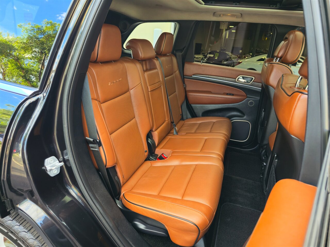 2015 Jeep Grand Cherokee Summit 4X4 5.7L V8 Hemi - Photo 36 - Mesa, AZ 85215