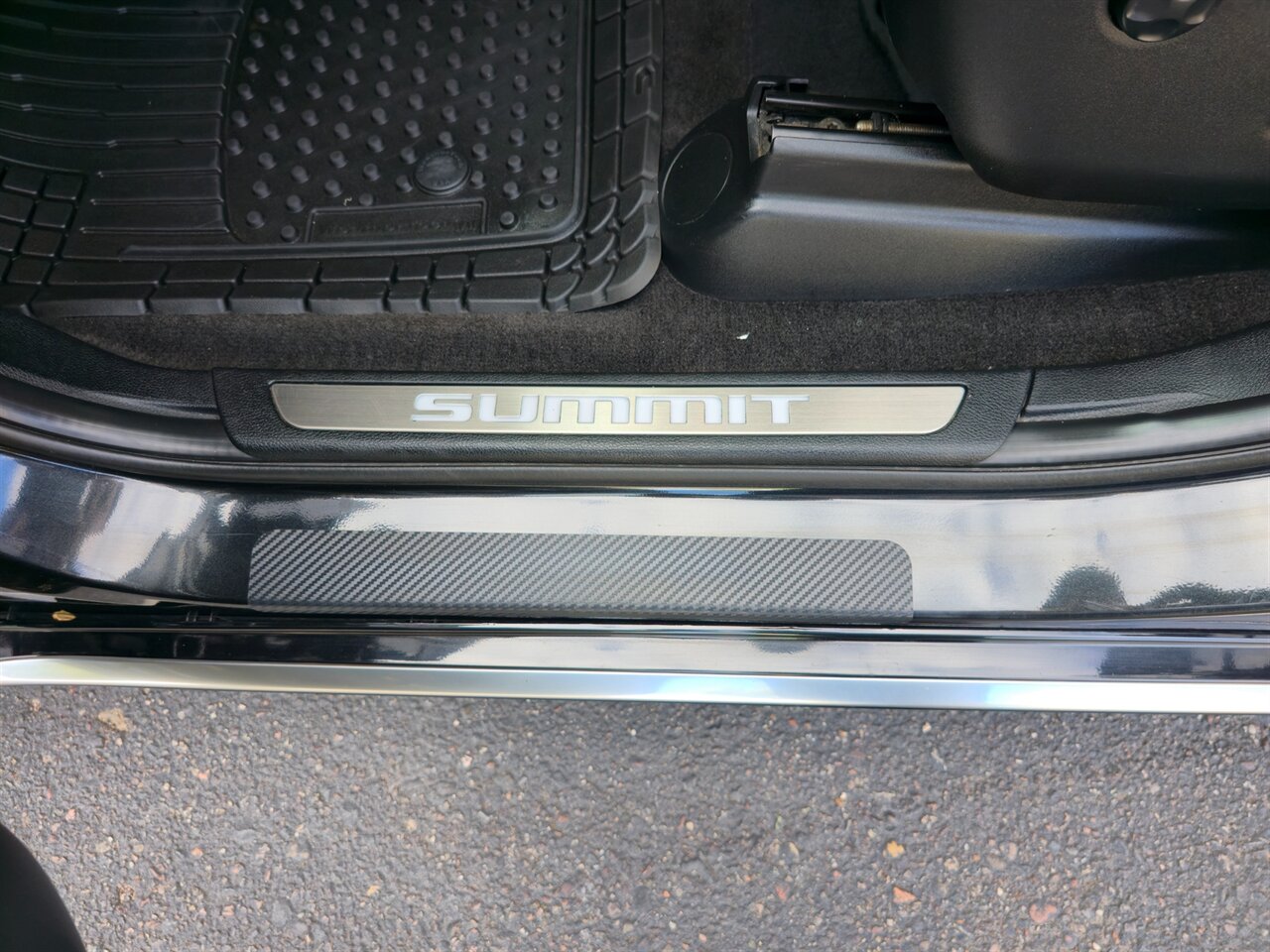 2015 Jeep Grand Cherokee Summit 4X4 5.7L V8 Hemi - Photo 13 - Mesa, AZ 85215