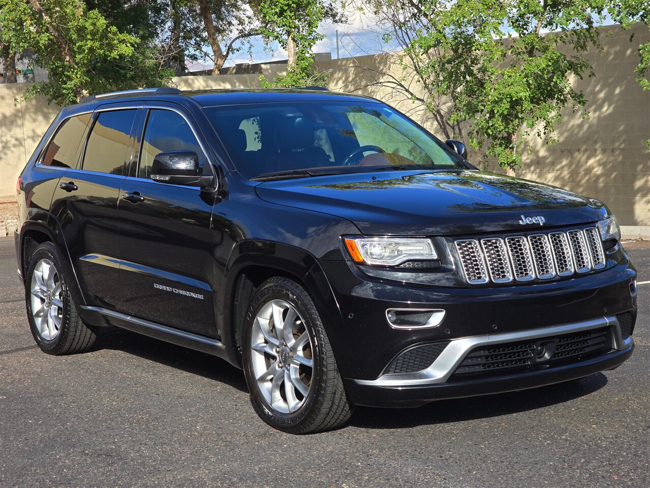 2015 Jeep Grand Cherokee Summit 4X4 5.7L V8 Hemi - Photo 2 - Mesa, AZ 85215