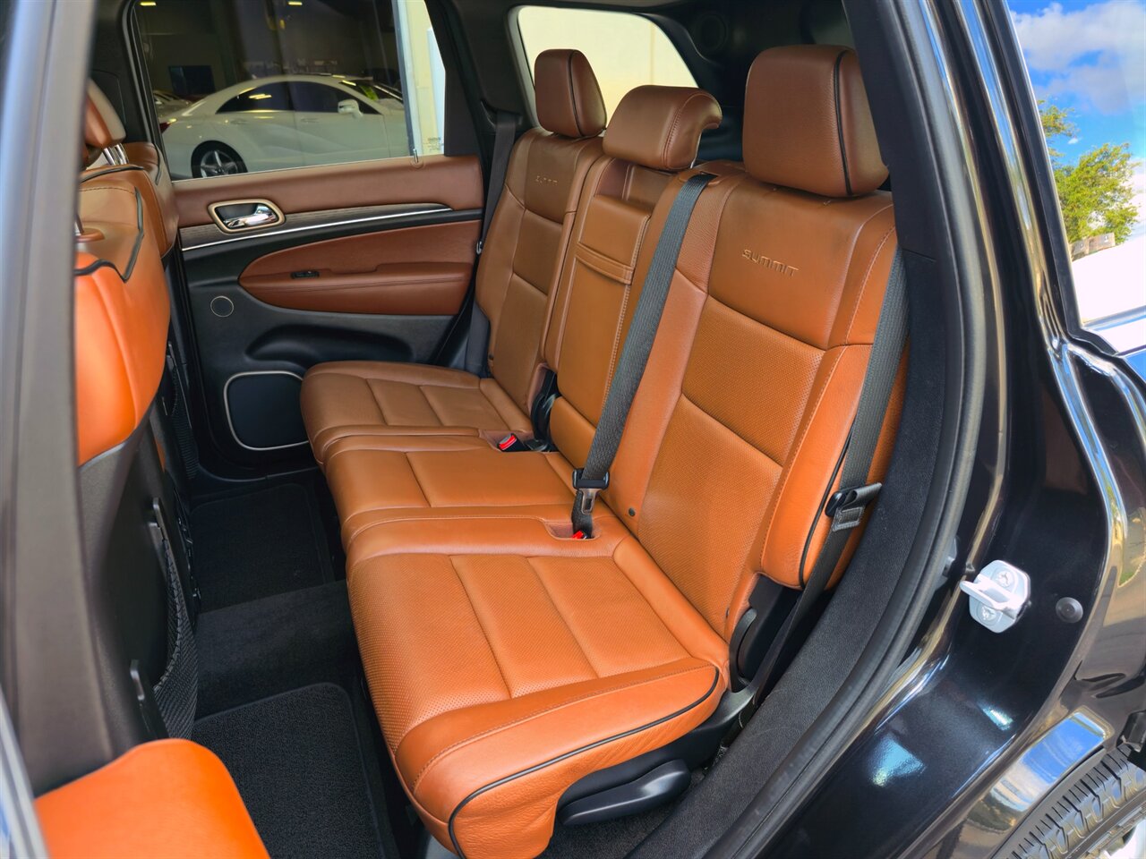 2015 Jeep Grand Cherokee Summit 4X4 5.7L V8 Hemi - Photo 31 - Mesa, AZ 85215