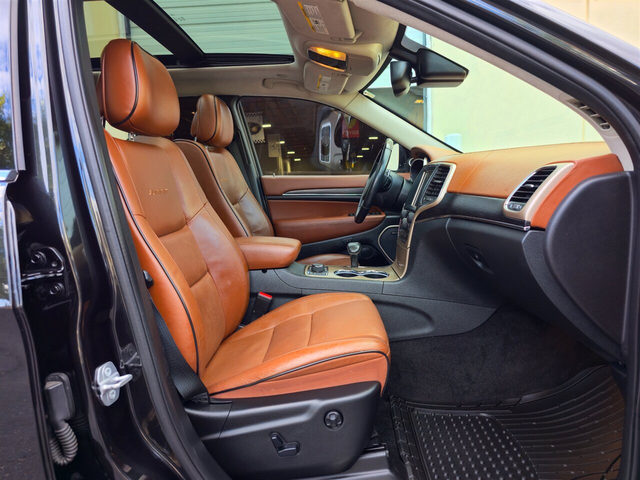 2015 Jeep Grand Cherokee Summit 4X4 5.7L V8 Hemi - Photo 26 - Mesa, AZ 85215