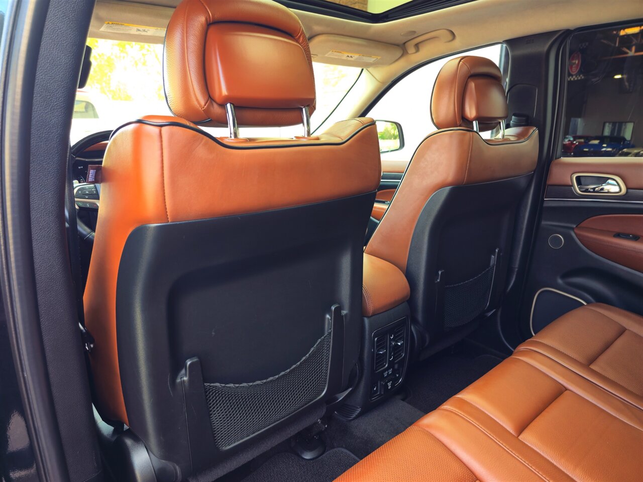 2015 Jeep Grand Cherokee Summit 4X4 5.7L V8 Hemi - Photo 32 - Mesa, AZ 85215