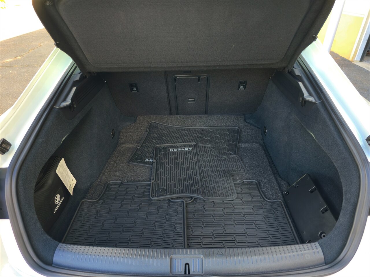 2022 Volkswagen Arteon SE R-Line   - Photo 36 - Mesa, AZ 85215