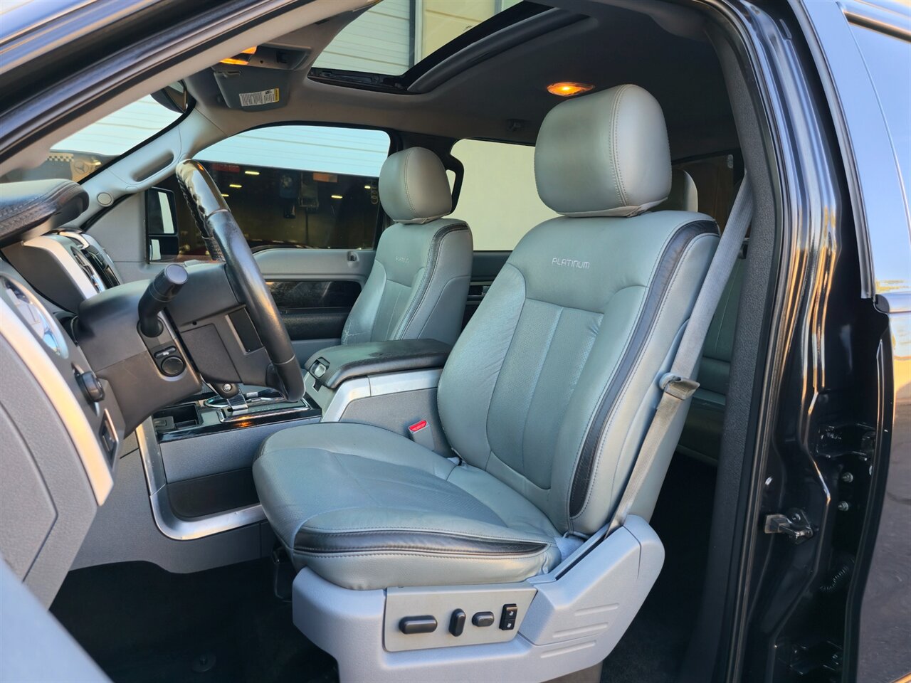 2012 Ford F-150 Platinum 4X4 - Photo 17 - Mesa, AZ 85215