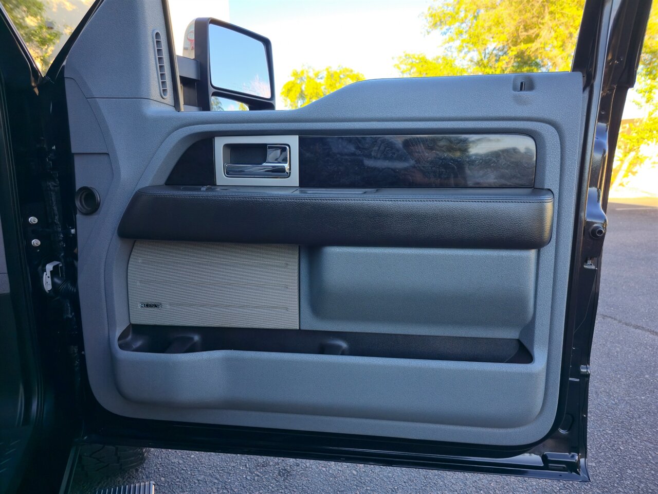 2012 Ford F-150 Platinum 4X4 - Photo 22 - Mesa, AZ 85215