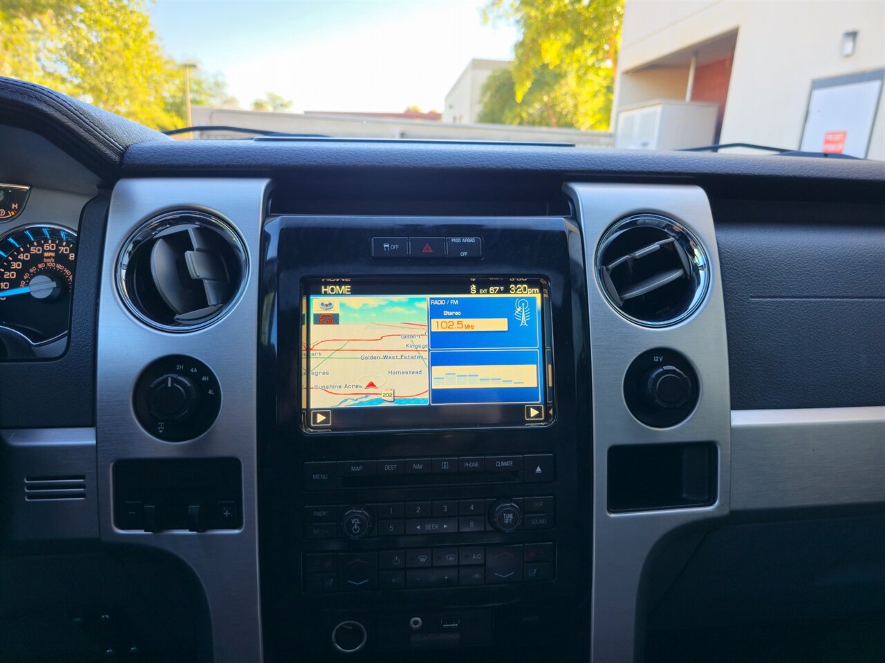 2012 Ford F-150 Platinum 4X4 - Photo 20 - Mesa, AZ 85215