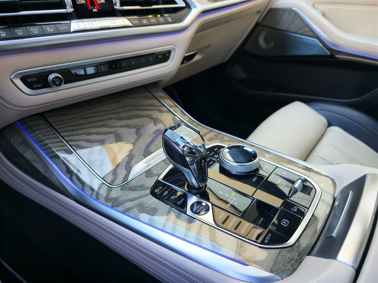 2019 BMW X7 xDrive50i - Photo 24 - Mesa, AZ 85215