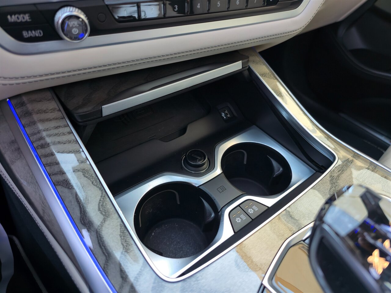 2019 BMW X7 xDrive50i - Photo 25 - Mesa, AZ 85215