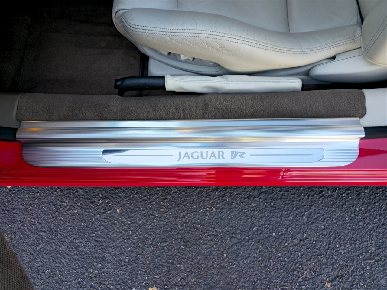 2005 Jaguar XKR Coupe   - Photo 13 - Mesa, AZ 85215