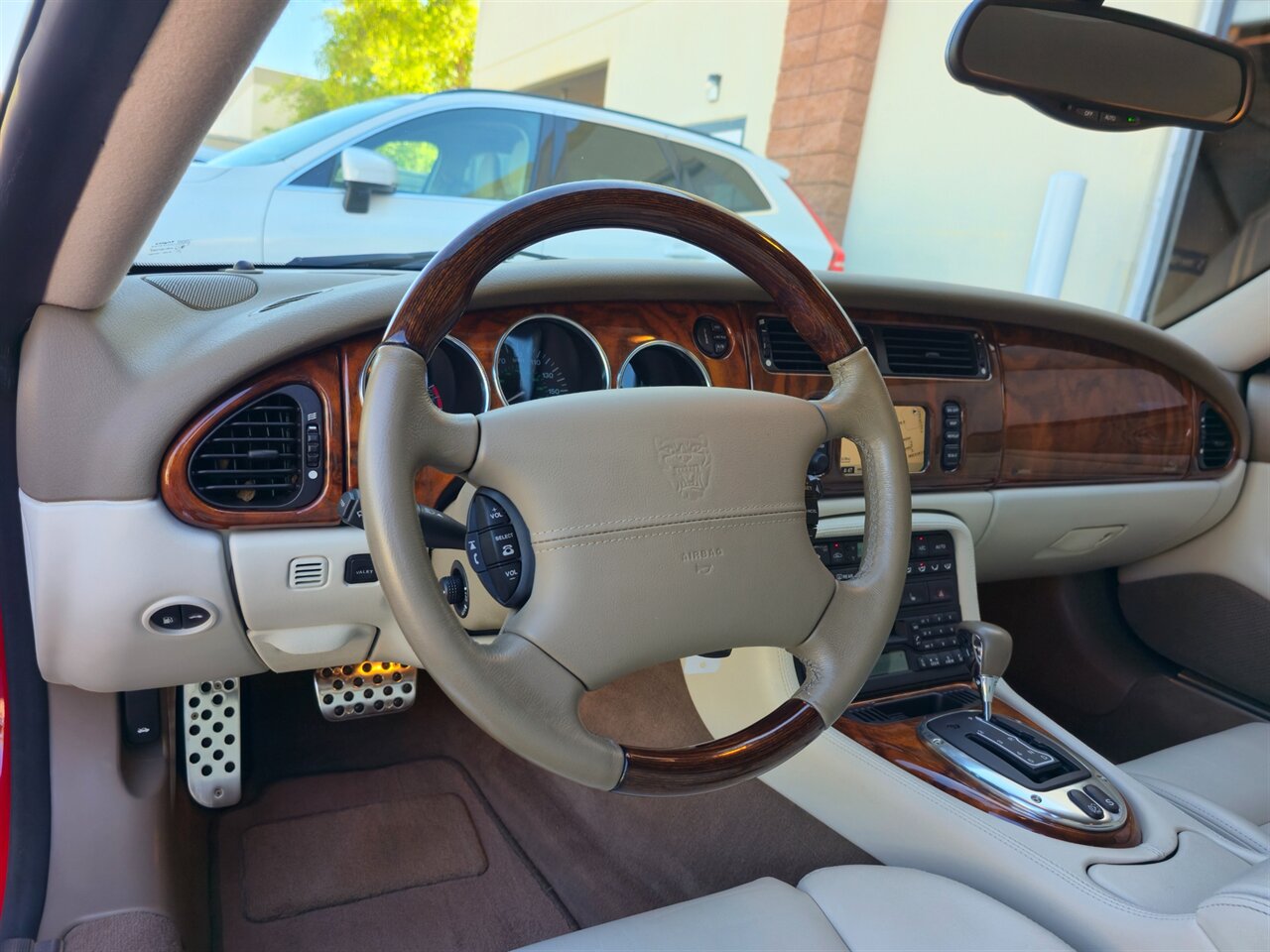 2005 Jaguar XKR Coupe   - Photo 17 - Mesa, AZ 85215