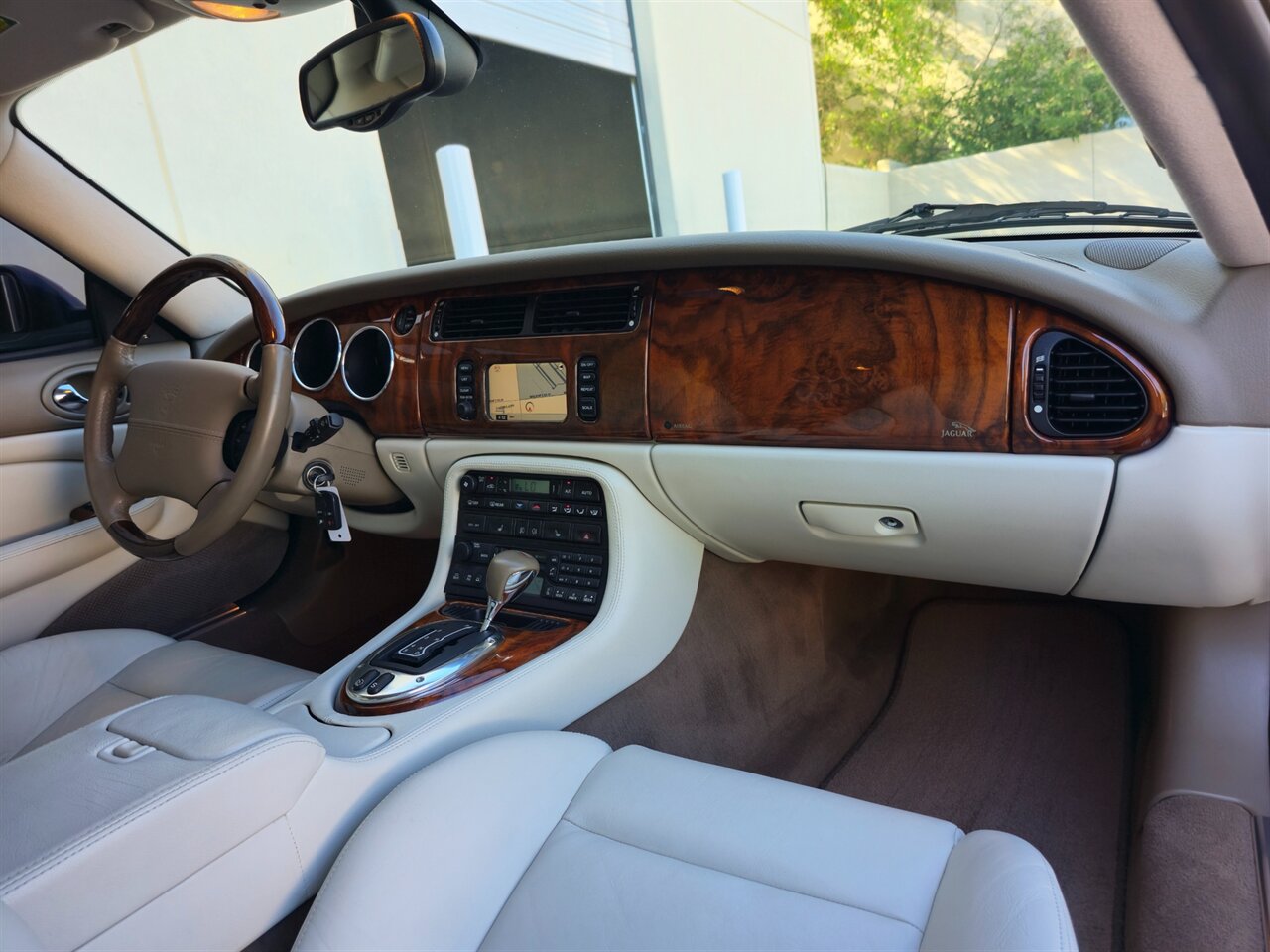2005 Jaguar XKR Coupe   - Photo 26 - Mesa, AZ 85215
