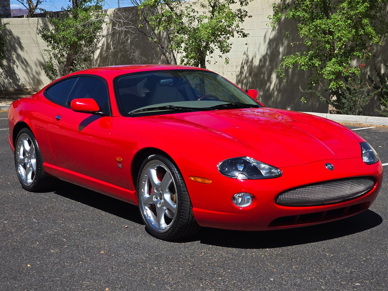 2005 Jaguar XKR Coupe   - Photo 2 - Mesa, AZ 85215