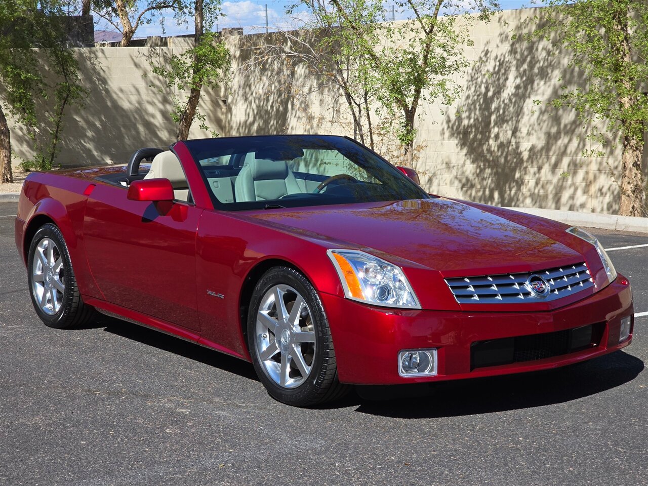 2006 Cadillac XLR photo 2