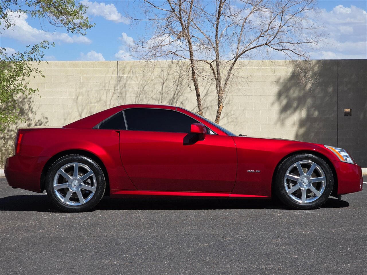 2006 Cadillac XLR photo 12