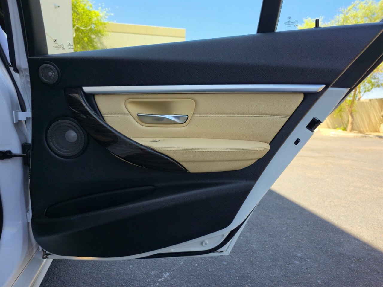 2017 BMW 330e iPerformance - Photo 32 - Mesa, AZ 85215