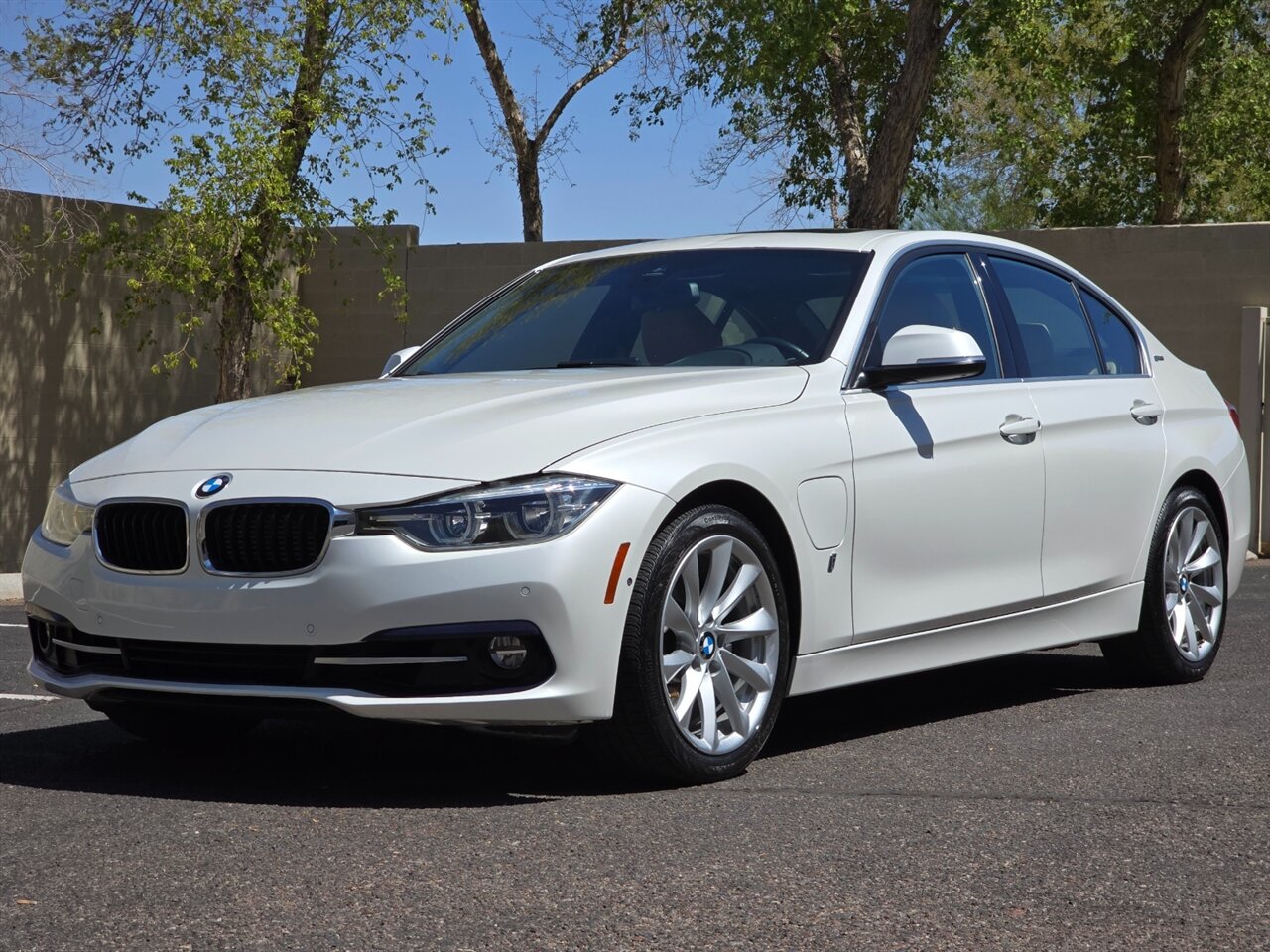 2017 BMW 330e iPerformance - Photo 5 - Mesa, AZ 85215