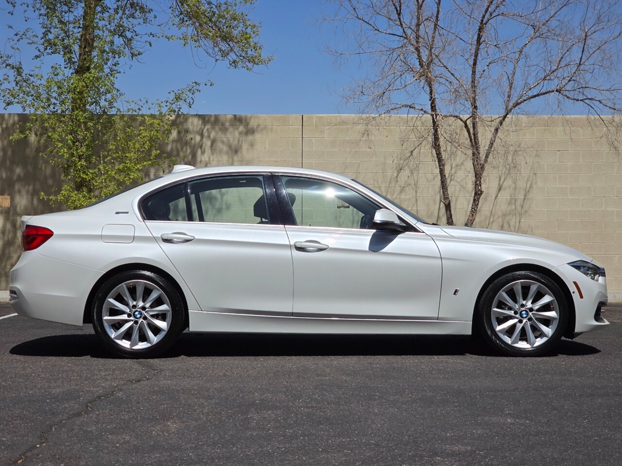 2017 BMW 330e iPerformance - Photo 11 - Mesa, AZ 85215