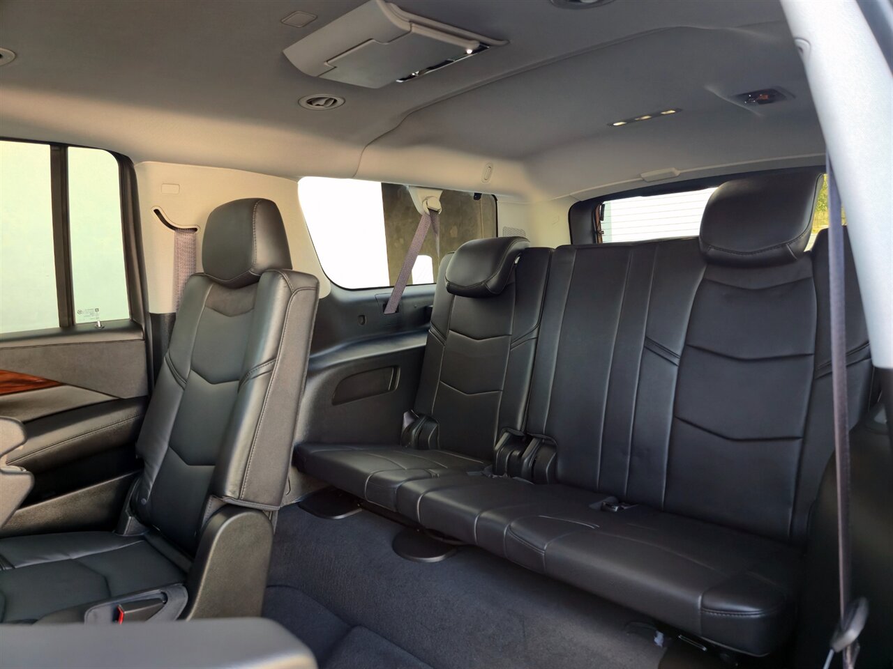 2016 Cadillac Escalade ESV Luxury Collection - Photo 33 - Mesa, AZ 85215