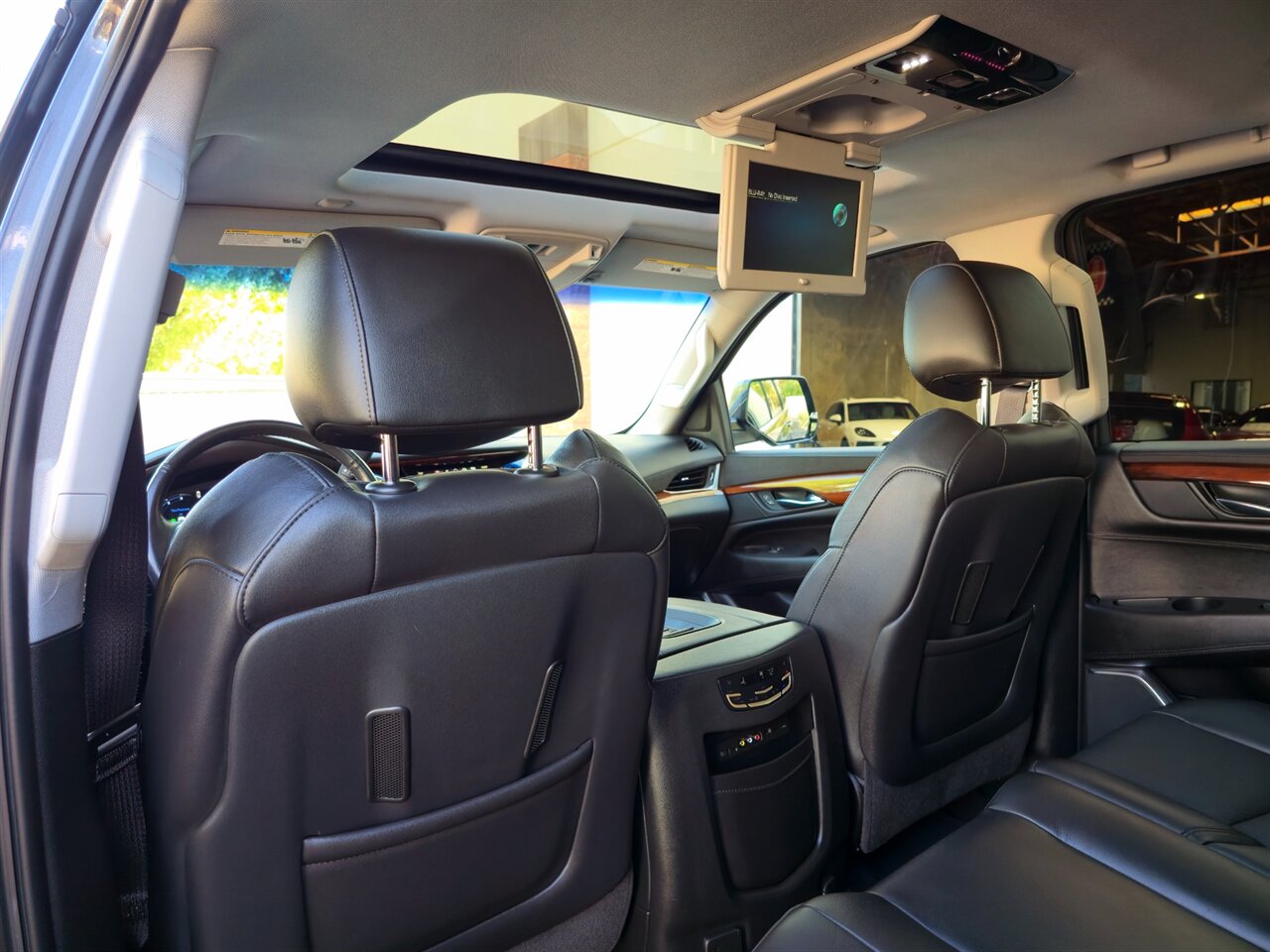 2016 Cadillac Escalade ESV Luxury Collection - Photo 32 - Mesa, AZ 85215