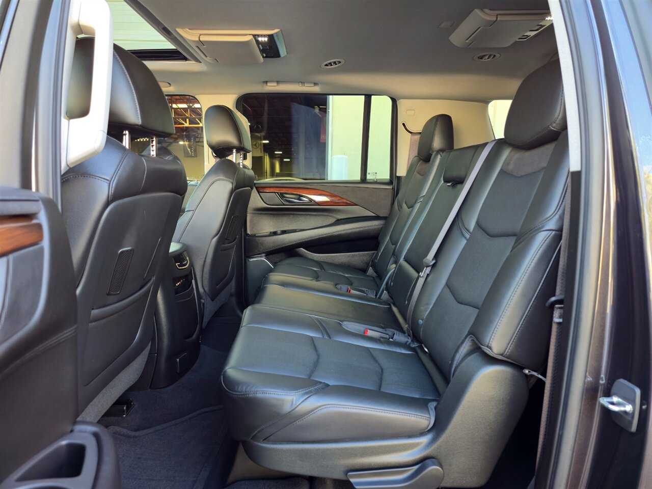 2016 Cadillac Escalade ESV Luxury Collection - Photo 29 - Mesa, AZ 85215