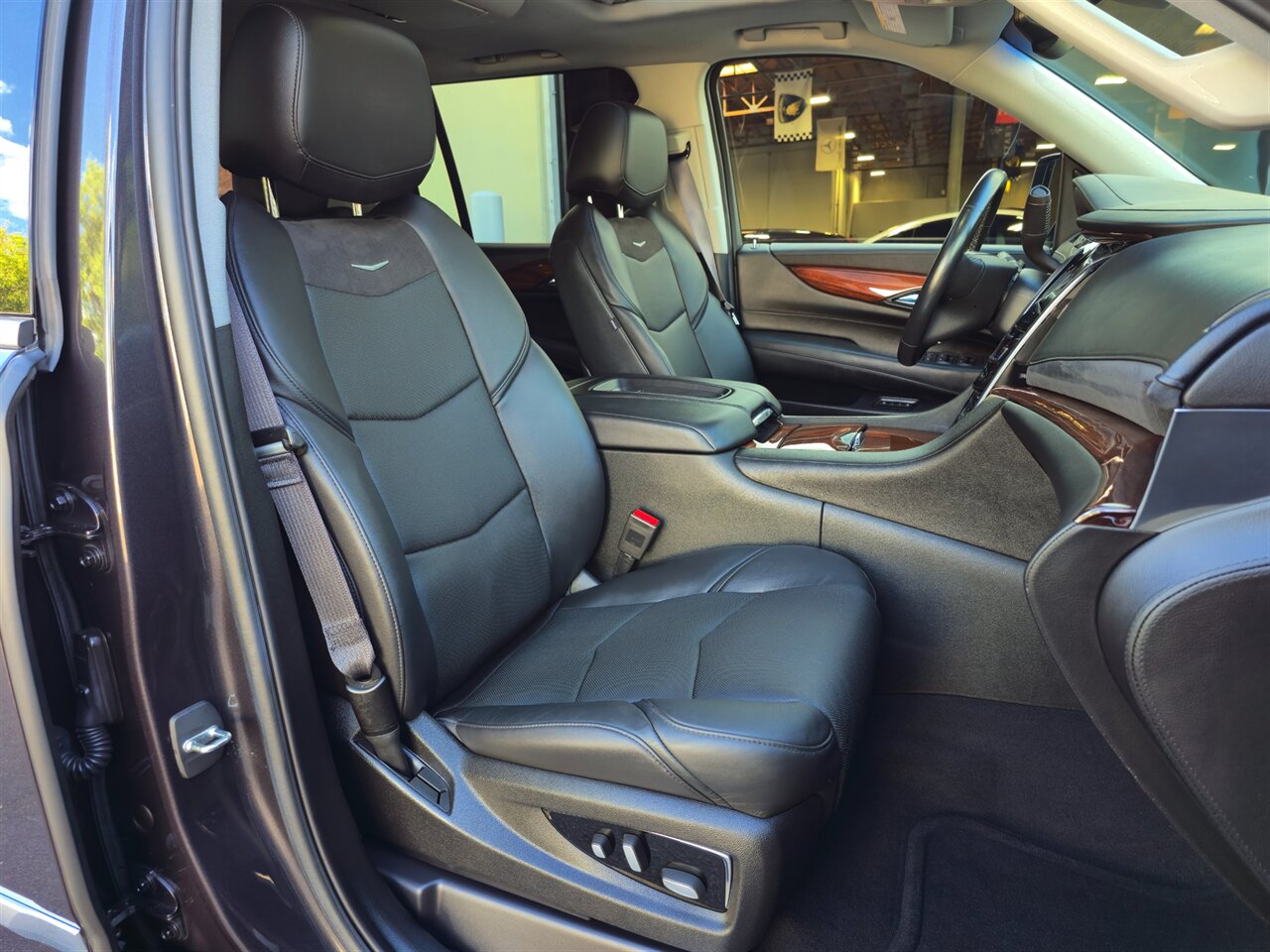2016 Cadillac Escalade ESV Luxury Collection - Photo 26 - Mesa, AZ 85215