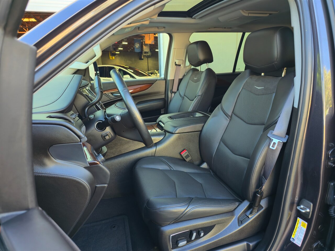 2016 Cadillac Escalade ESV Luxury Collection - Photo 15 - Mesa, AZ 85215