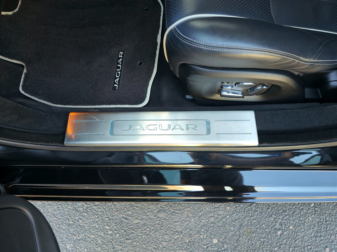 2014 Jaguar XJL Portfolio - Photo 14 - Mesa, AZ 85215