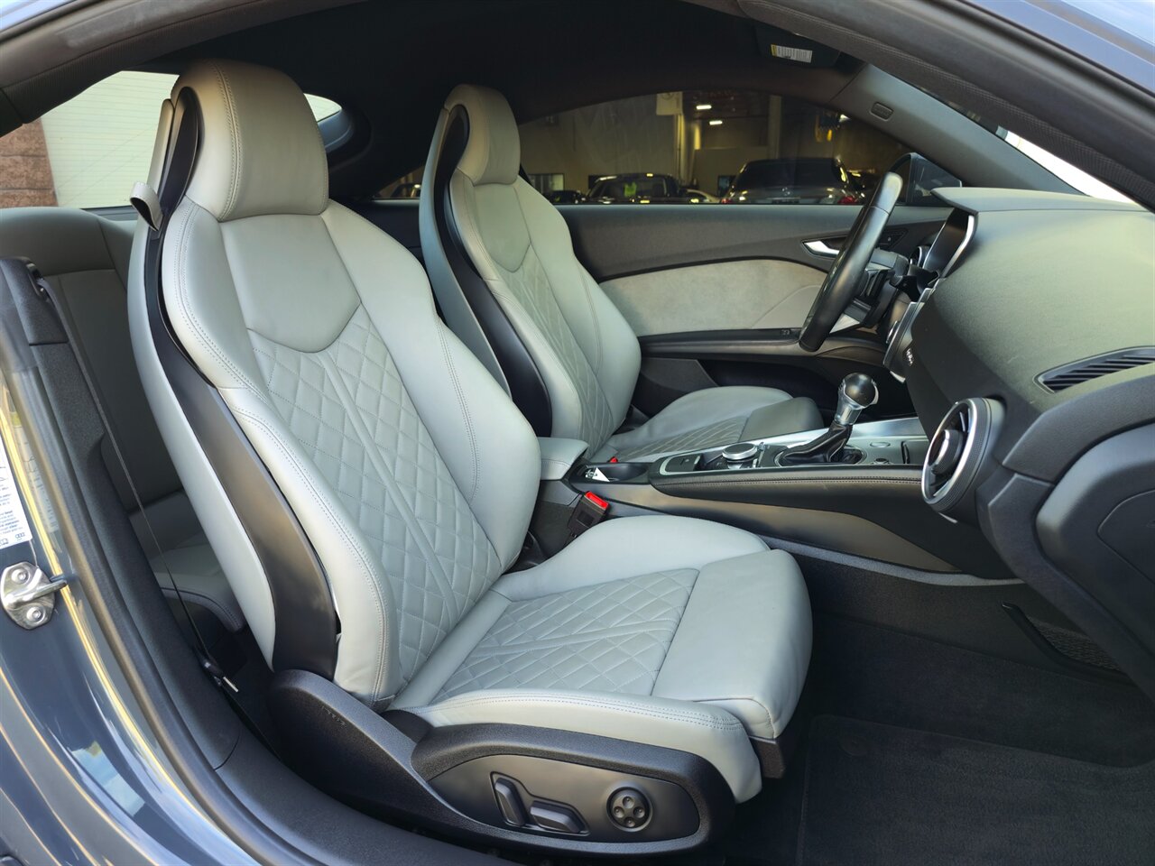 2017 Audi TT 2.0T quattro   - Photo 24 - Mesa, AZ 85215