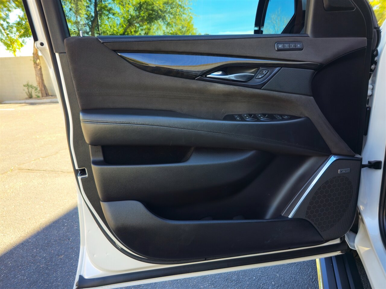 2018 Cadillac Escalade ESV Platinum   - Photo 12 - Mesa, AZ 85215