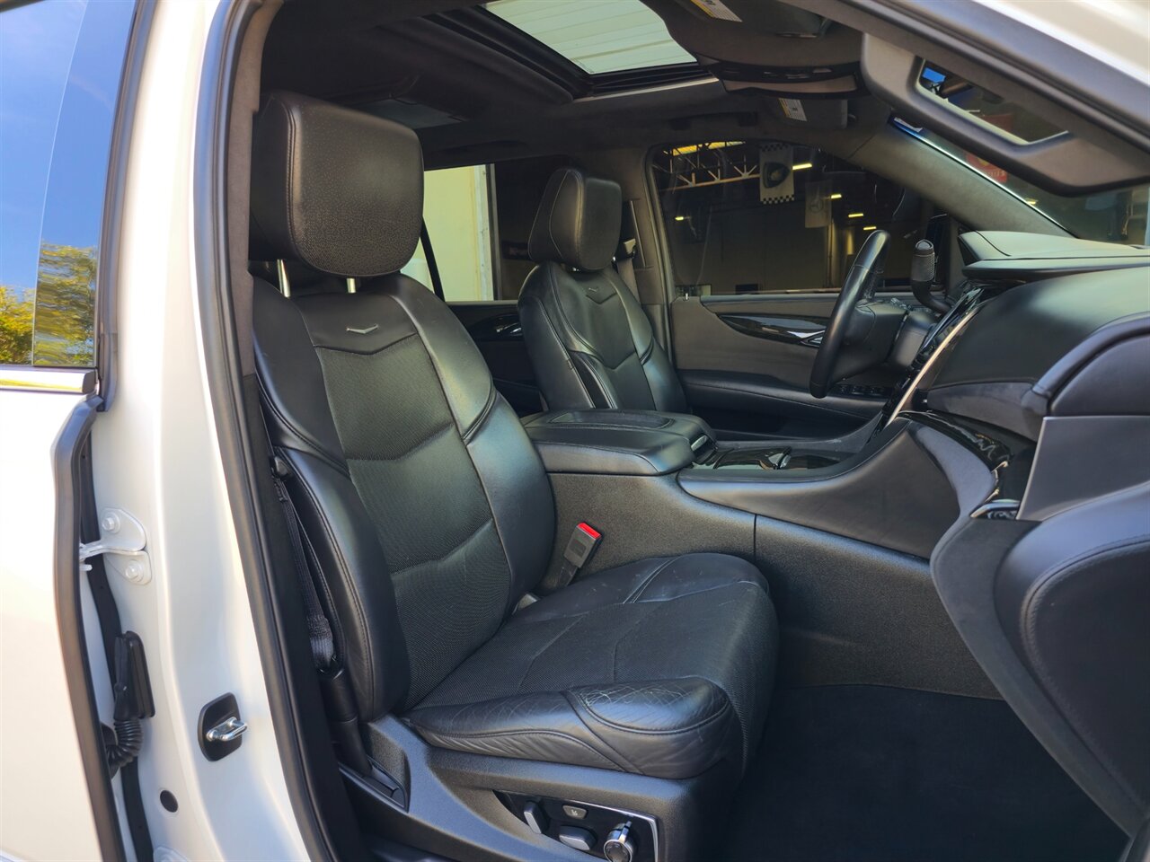 2018 Cadillac Escalade ESV Platinum   - Photo 30 - Mesa, AZ 85215