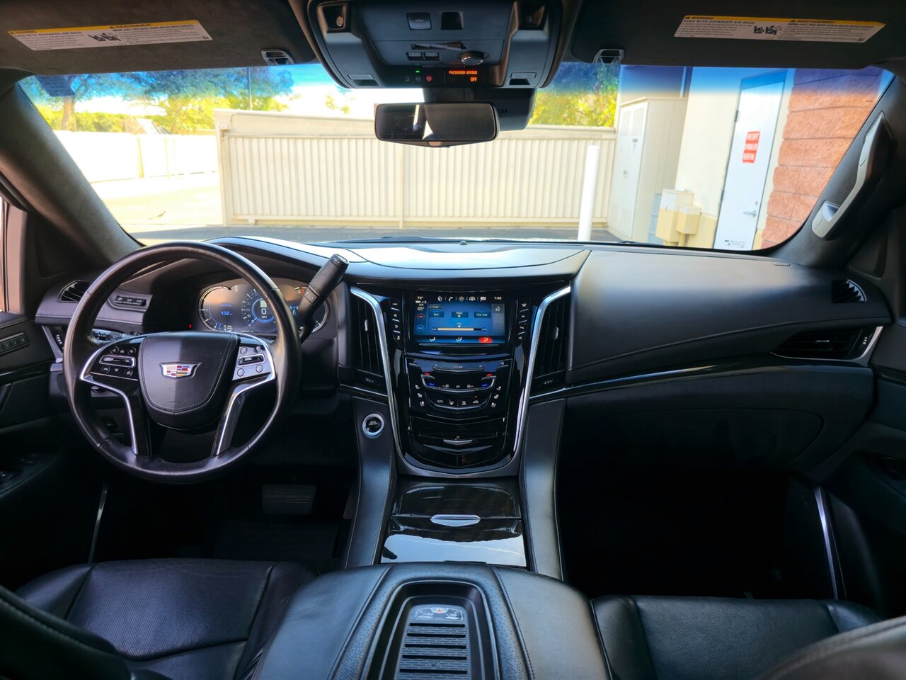 2018 Cadillac Escalade ESV Platinum   - Photo 17 - Mesa, AZ 85215
