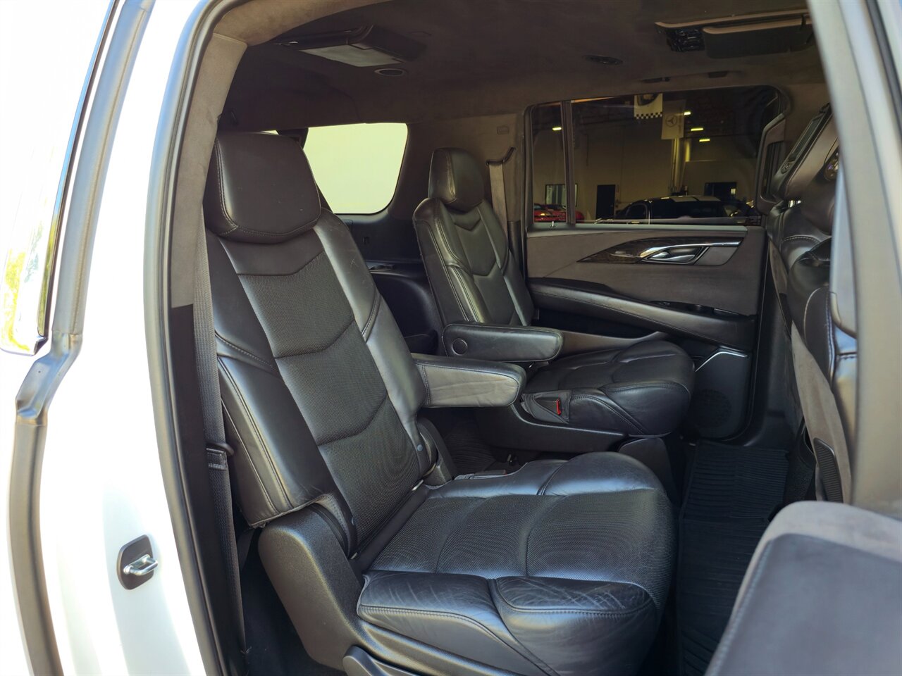2018 Cadillac Escalade ESV Platinum   - Photo 40 - Mesa, AZ 85215