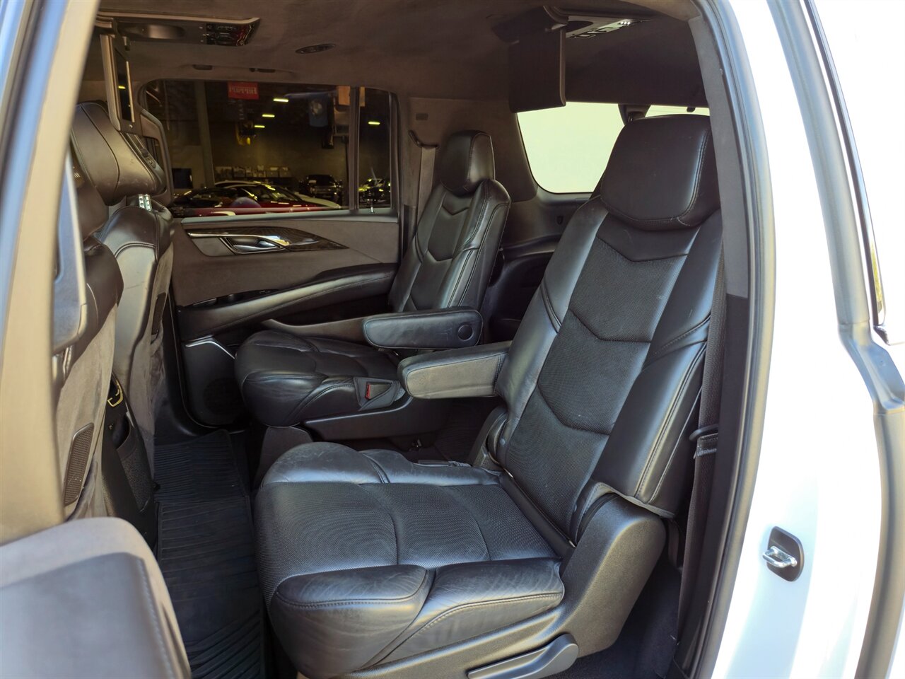 2018 Cadillac Escalade ESV Platinum   - Photo 34 - Mesa, AZ 85215