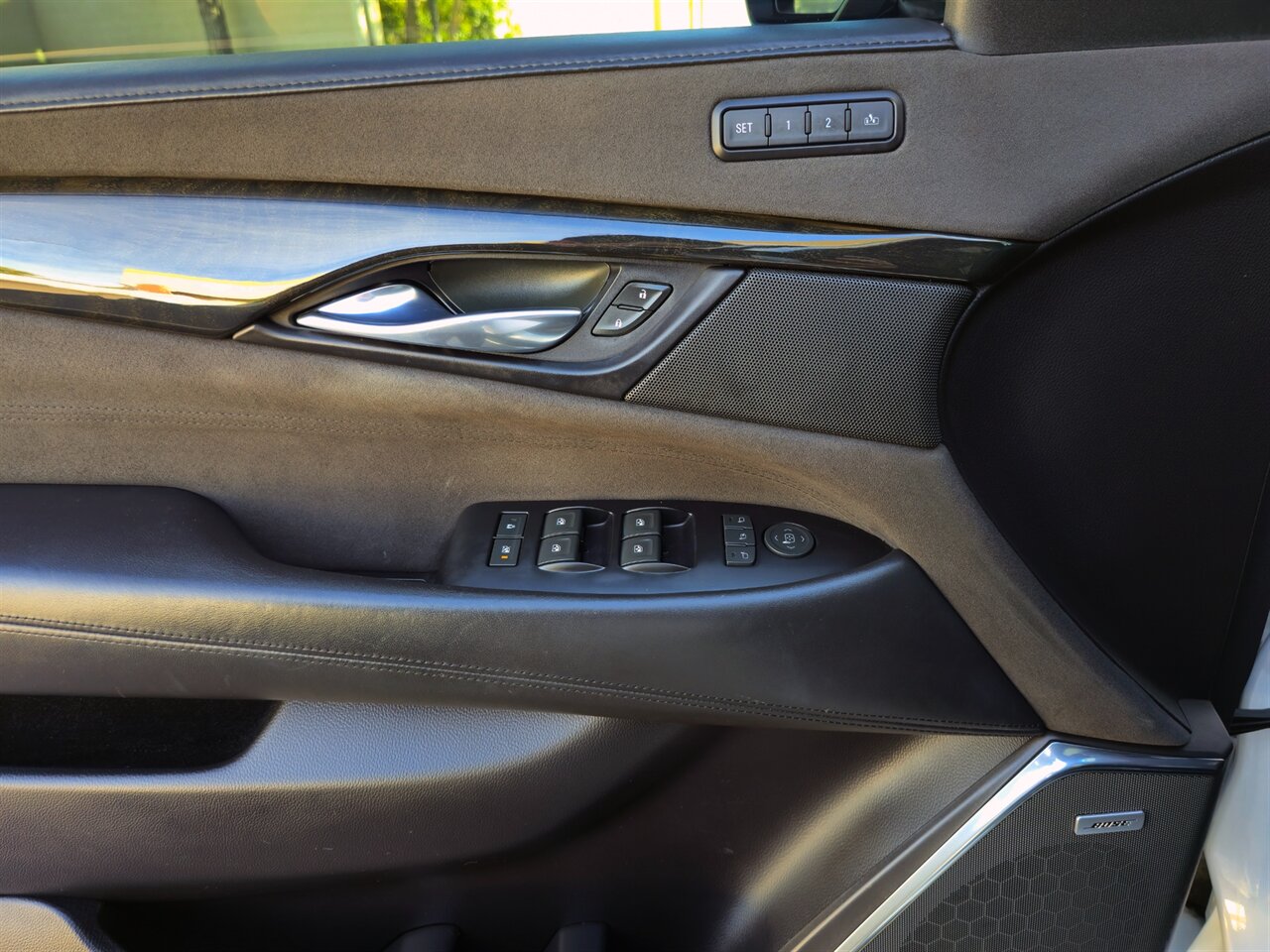 2018 Cadillac Escalade ESV Platinum   - Photo 13 - Mesa, AZ 85215