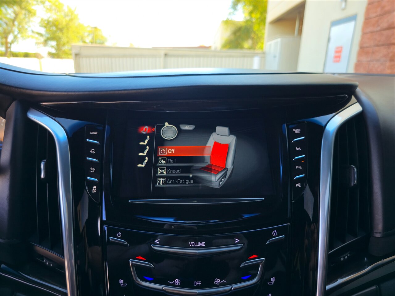 2018 Cadillac Escalade ESV Platinum   - Photo 24 - Mesa, AZ 85215