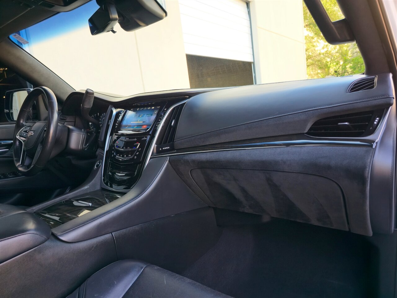 2018 Cadillac Escalade ESV Platinum   - Photo 31 - Mesa, AZ 85215