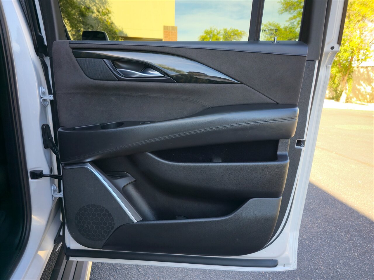 2018 Cadillac Escalade ESV Platinum   - Photo 38 - Mesa, AZ 85215