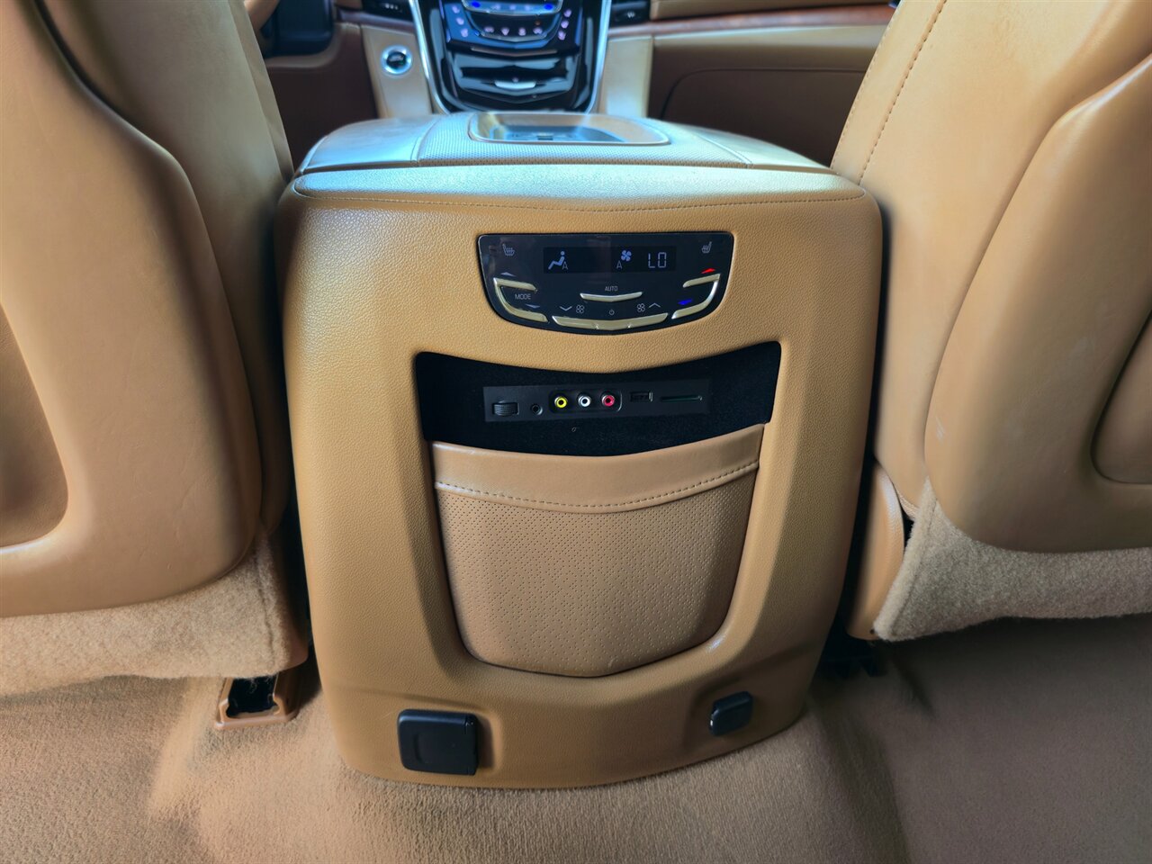 2016 Cadillac Escalade ESV Platinum - Photo 36 - Mesa, AZ 85215