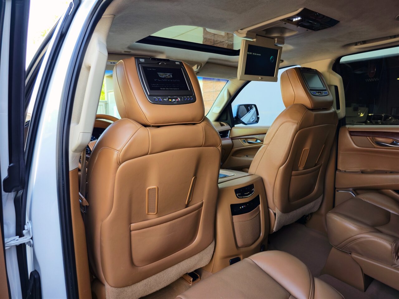 2016 Cadillac Escalade ESV Platinum - Photo 34 - Mesa, AZ 85215