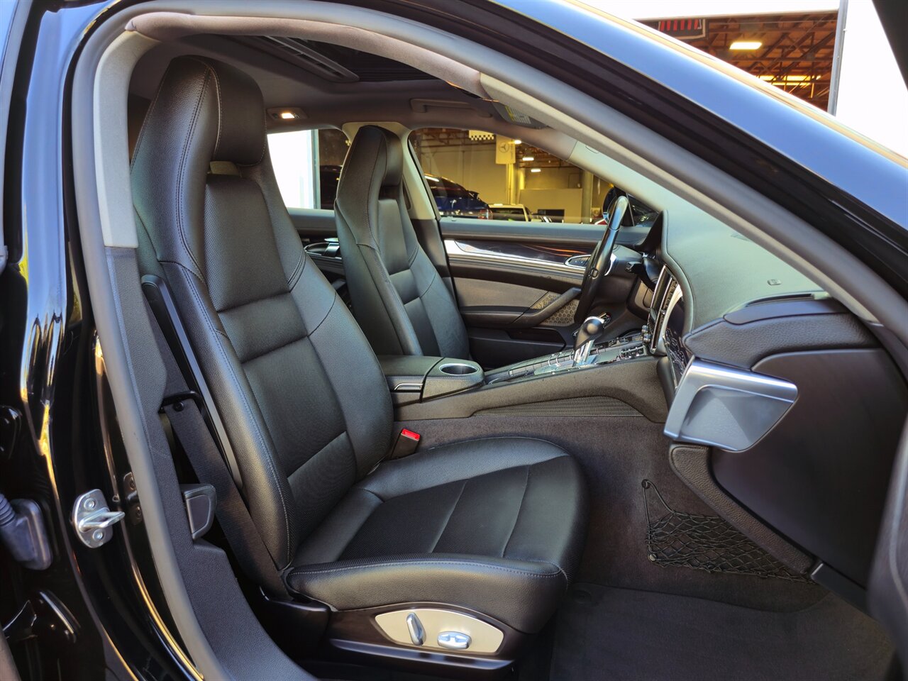 2016 Porsche Panamera 4 - Photo 22 - Mesa, AZ 85215