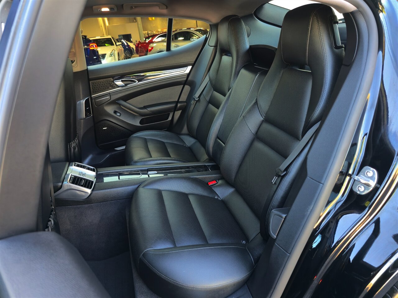 2016 Porsche Panamera 4 - Photo 26 - Mesa, AZ 85215